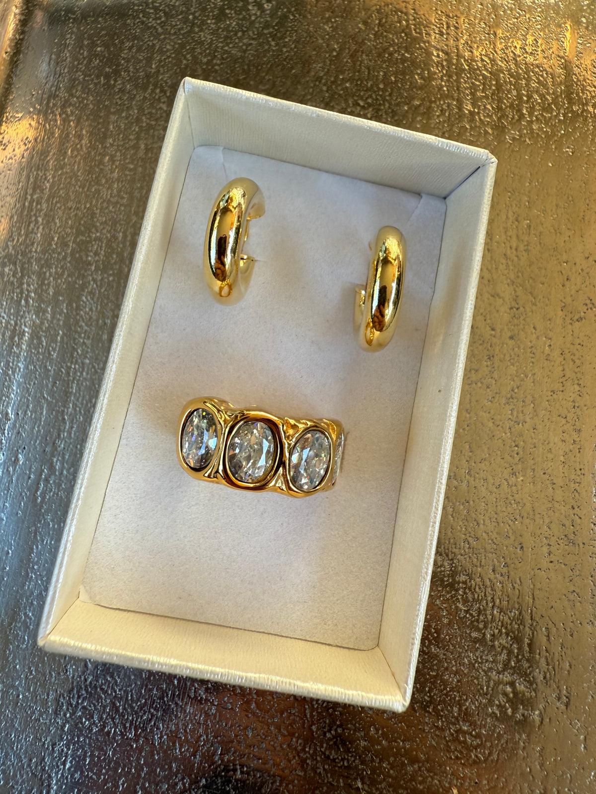 Pendientes Milos